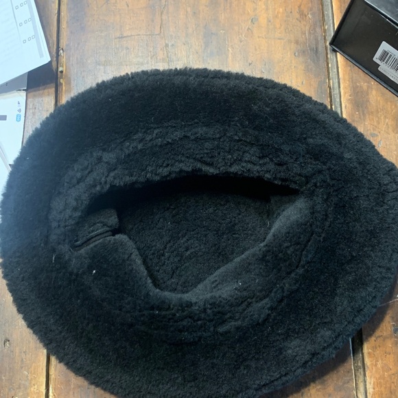BLACK REAL SHEARLING SHERPA LAMBSKIN HAT WITH BRIM - Picture 5 of 11